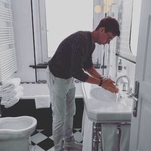 Meet your Posher, Adrian